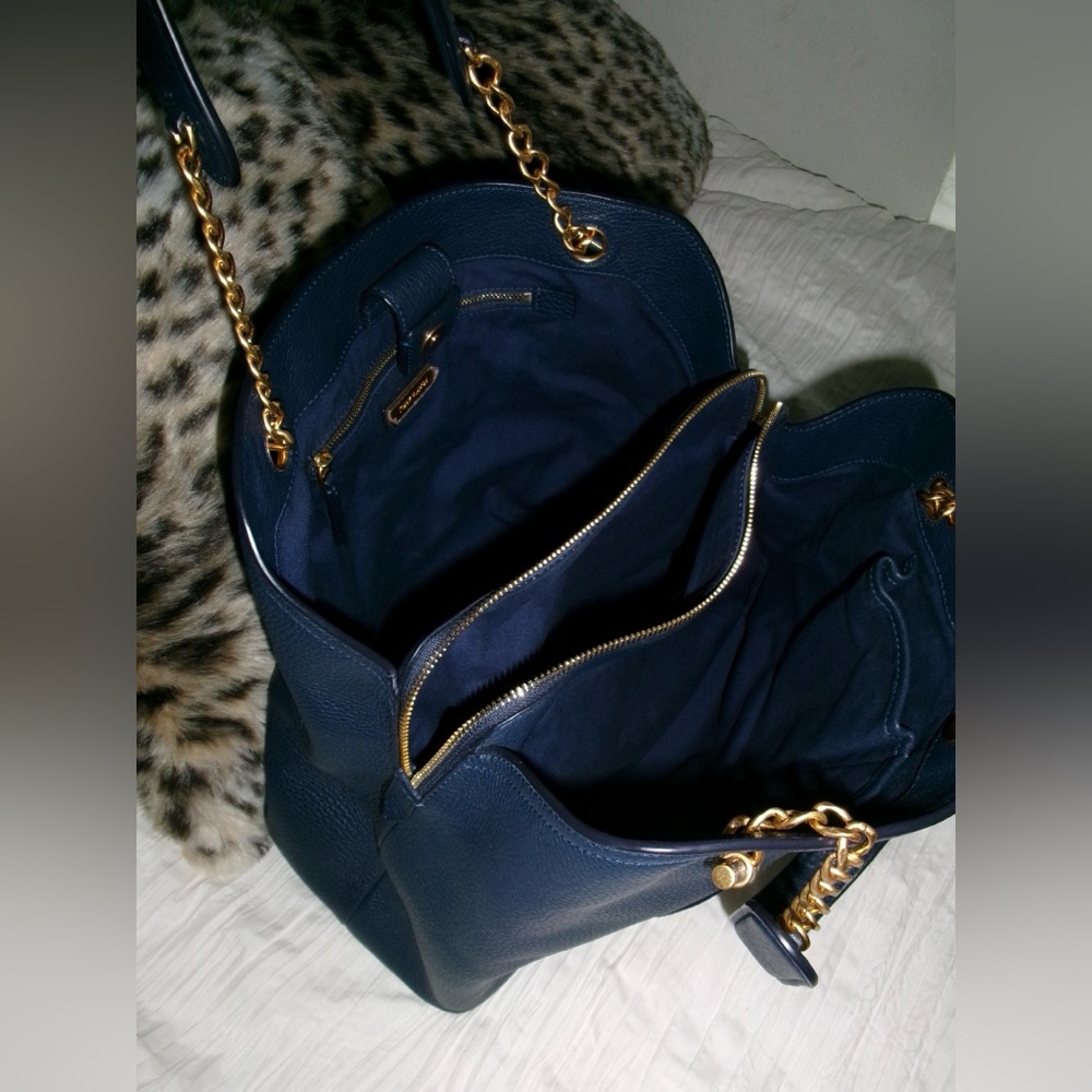 Navy blue Tory‎ Burch
Chelsea Slouchy Tote Handbag leather excellent condition - Picture 11 of 16
